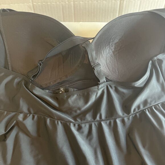 Torrid Swimsuit Women’s Plus Size 5 5R One Piece Black Layered Adjustable Strap - Picture 13 of 16